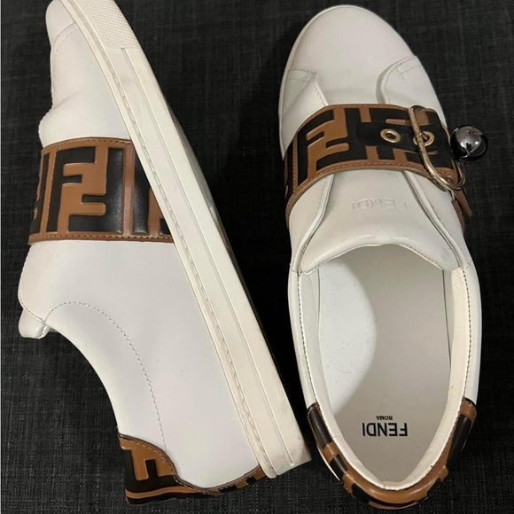 Preowned FENDI sneakers - Picture 3 of 9